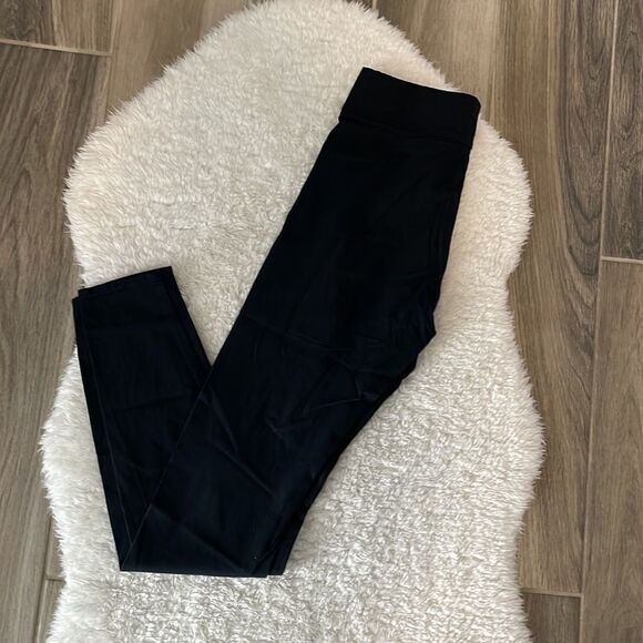 𝅺Babaton Aritzia Black Skinny Dress Pants Size 00 - Picture 6 of 10